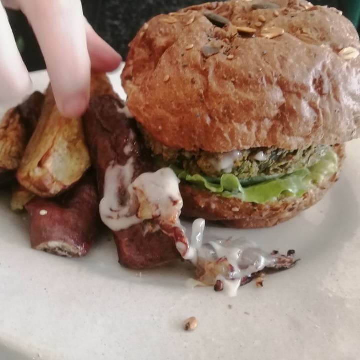 photo of Lexi's Healthy Eatery Green Burger shared by @stevieb93 on  10 Sep 2021 - review