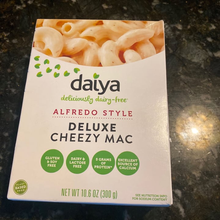 review photo of Daiya Alfredo Style Deluxe Cheeze Sauce shared by @isabellacriley on 30 Dec 2020 - review