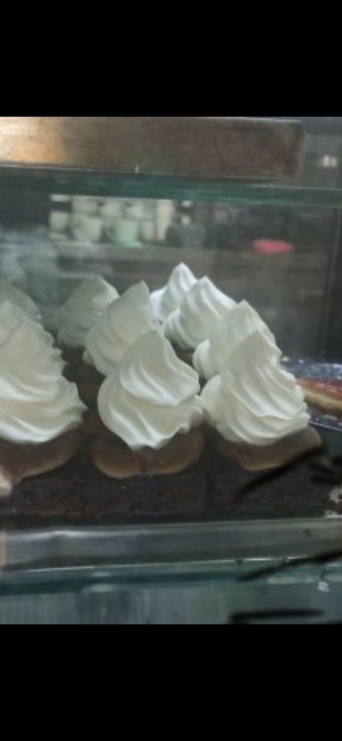 photo of Vica (Delivery Only) Brownie con mousse y crema shared by @claguer on  25 Feb 2020 - review