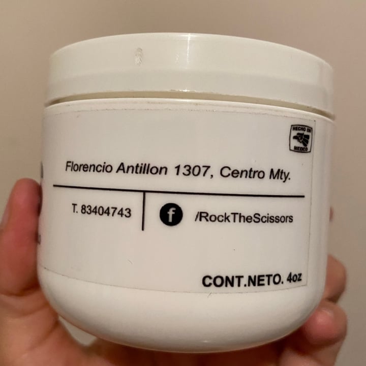 review photo of Rock the Scissors Pomada Para El Cabello shared by @anacasillas on 22 Nov 2020 - review
