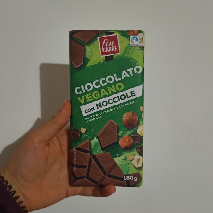 photo of Fin Carré Cioccolato vegano con nocciole shared by @giannaaa on  03 Dec 2021 - review