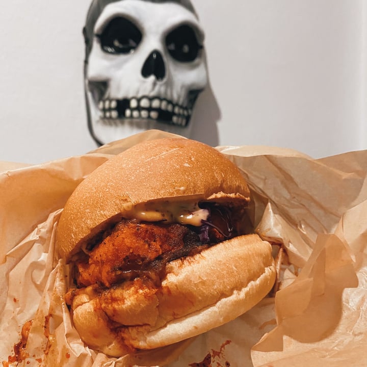 photo of Love Handle  Hot TiNDLE™ Chicken Burger shared by @evilratking on  26 Mar 2021 - review