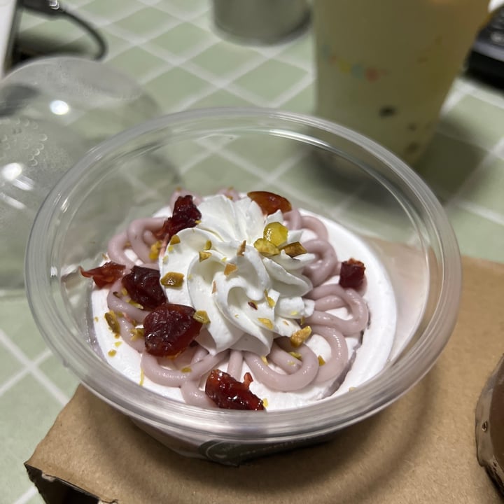 photo of Greendot Yew Tee Point Fresh Taro Coconut Cake Parfait shared by @yvonnengmh on  06 Jul 2022 - review
