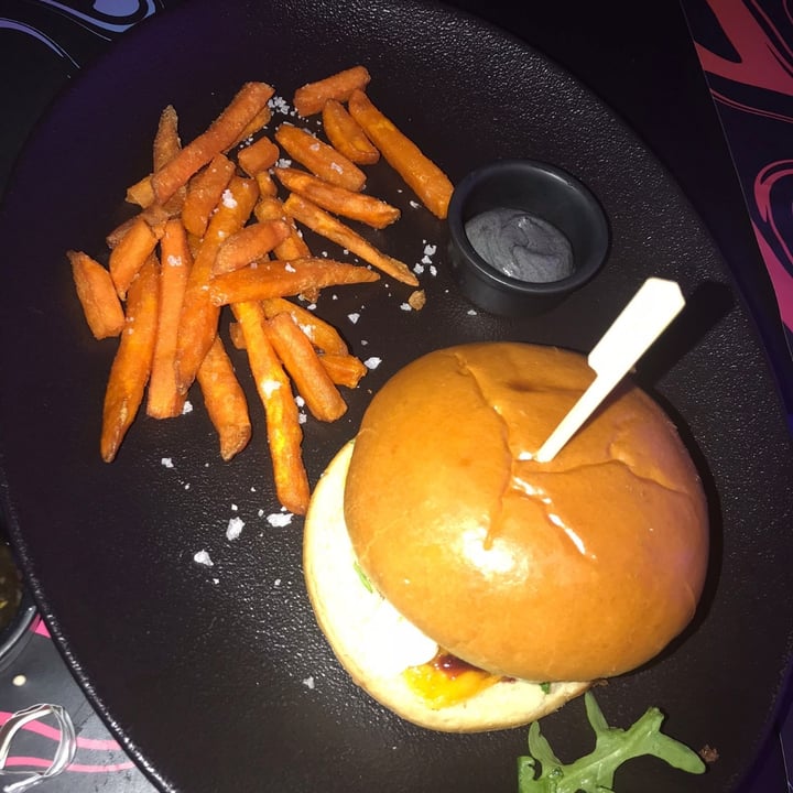 photo of Guakame Street Food Hamburguesa Guakame shared by @retardedunicorn on  29 Nov 2021 - review
