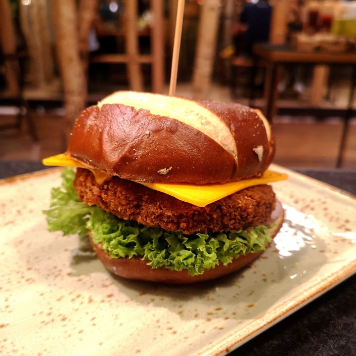 photo of Hans Im Glück German Burgergrill | Singapore VIVO CITY Taler Vegan Burger shared by @raffymabanag on  18 Aug 2021 - review