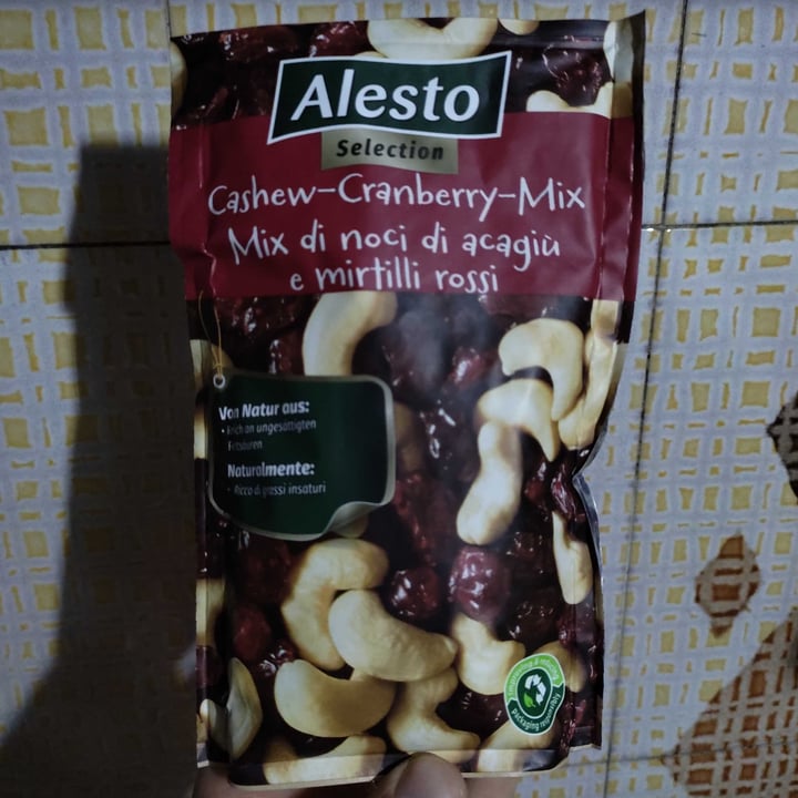 review photo of Alesto Mix di noci di acagiú e mirtilli rossi shared by @lostregone on 14 Dec 2022 - review