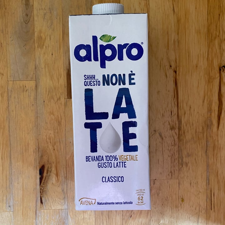 photo of Alpro This is Not Milk Classic Questo Non è Late Classico shared by @glorig on  11 Jun 2022 - review