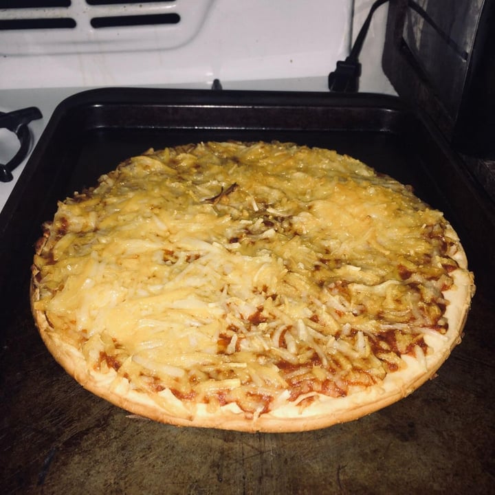 photo of Daiya Cheeze Lover’s Thin Crust Gluten-Free Pizza shared by @theanxiousvegan on  05 Mar 2020 - review