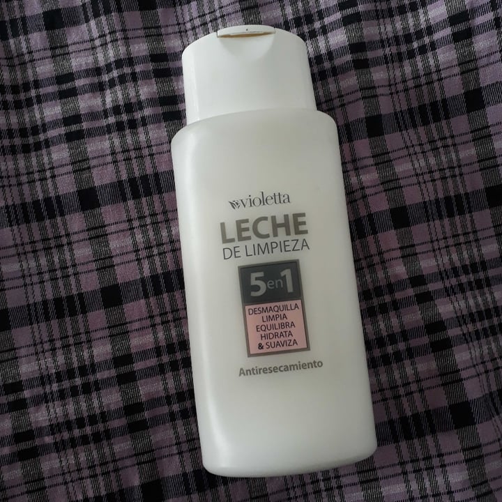 review photo of Violetta cosméticos Leche de limpieza 5 en 1 shared by @belenveggie on 10 Mar 2022 - review