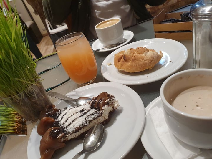 review photo of Loving Hut Café Moka shared by @sofia99fernandez on 11 Sep 2019 - review