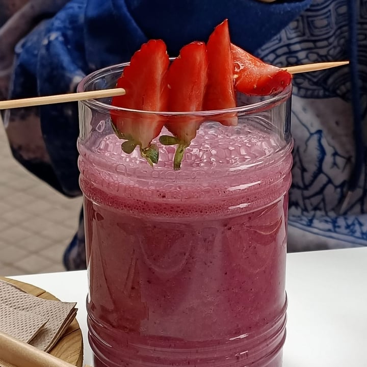 review photo of Pumpernickel Artisan Bakery Rainbow smoothie Pumperberry shared by @radfemamable on 27 Sep 2021 - review