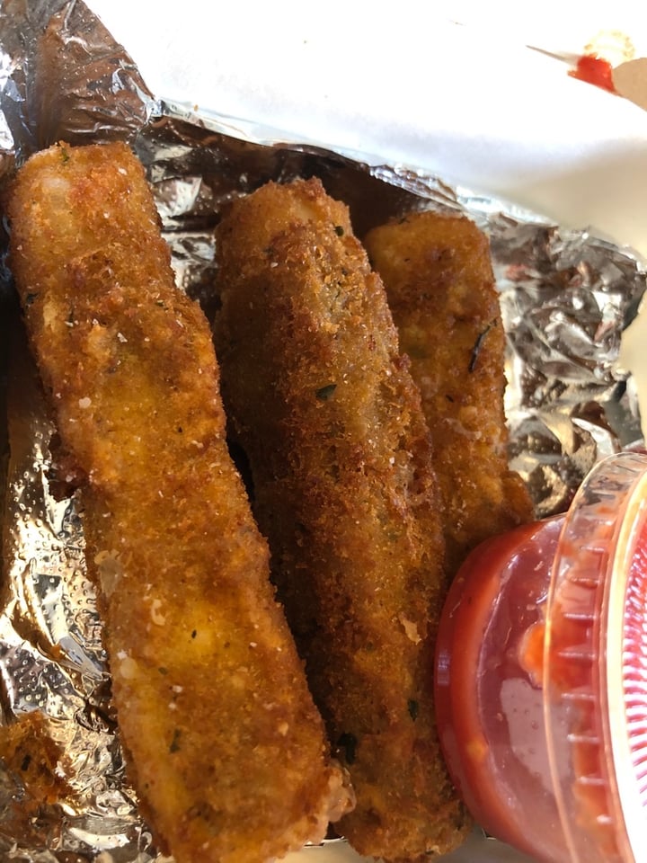 review photo of Johnny Rad's Pizzeria Tavern Vegan Mozz Sticks shared by @joyfully on 11 Apr 2020 - review