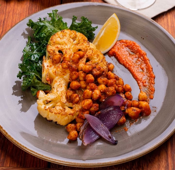 photo of Original Sin Mediterranean Restaurant Cauliflower And Chickpeas Platter shared by @yuriuri on  04 Nov 2019 - review