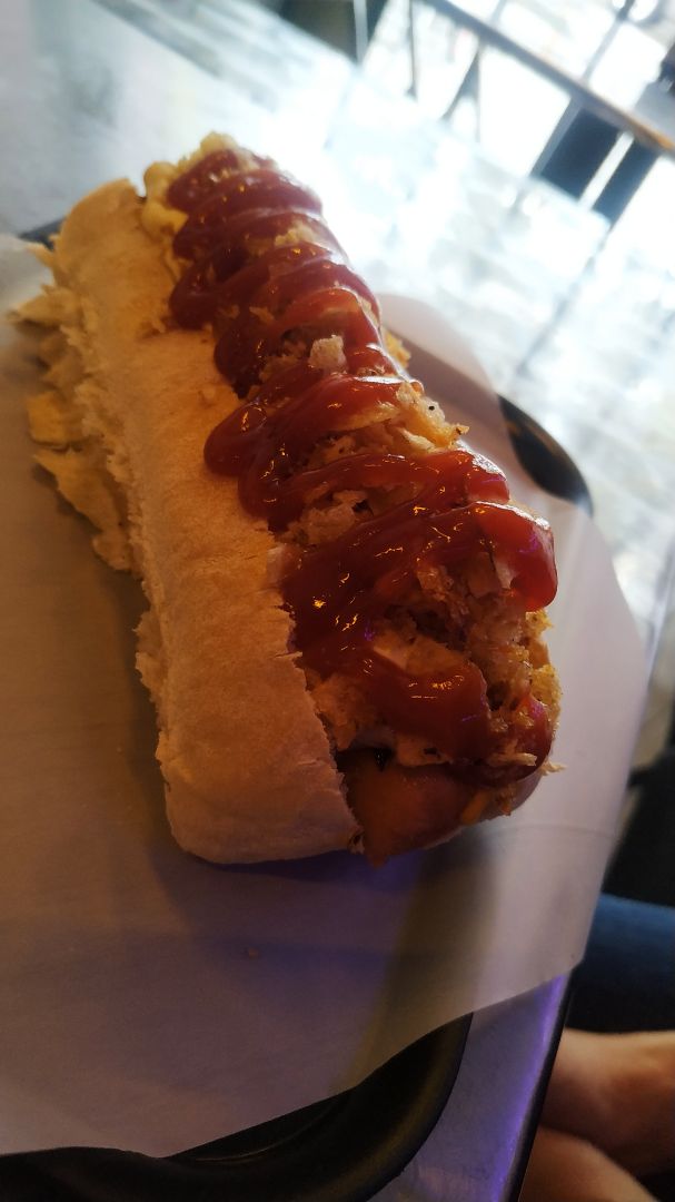 review photo of Elektra Punk & Food Perra shared by @paulizk17 on 05 Feb 2020 - review