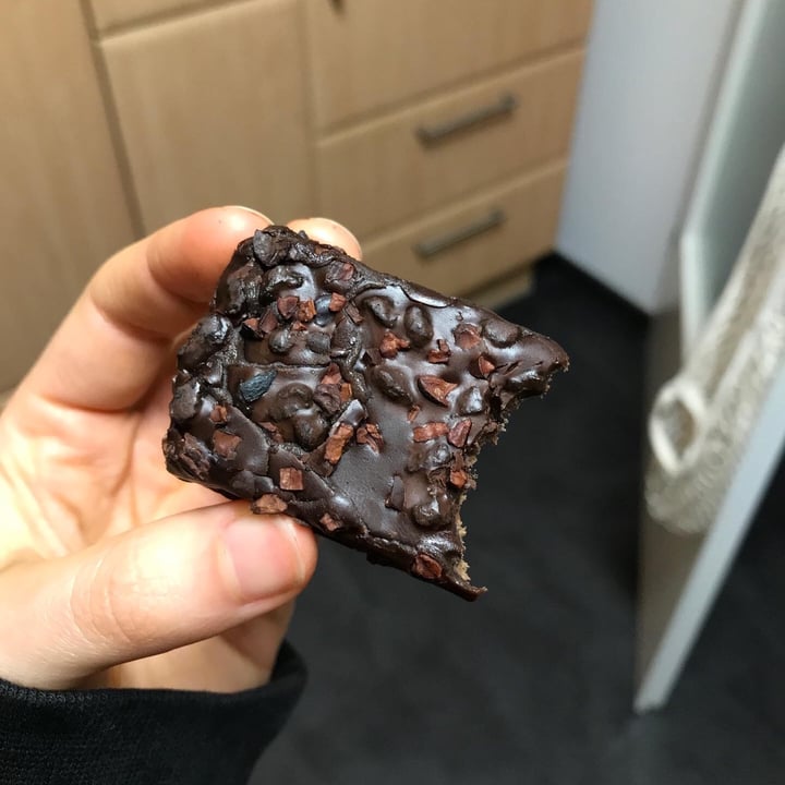 photo of MYVEGAN Carb Crusher - Chocolate Sea Salt shared by @addictedtopeas on  20 Jun 2022 - review