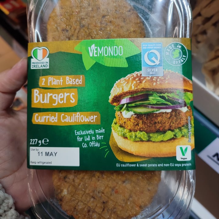 photo of Vemondo 2 Plant Based Burgers Curried Cauliflower shared by @erikavidal on  02 May 2022 - review