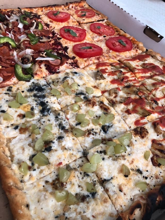 Photo of the dish “Pizza V4”