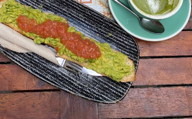 Foto do prato “Tosta Sin Gluten De Aguacate Con Tomate Y Aceite De Oliva Virgen”