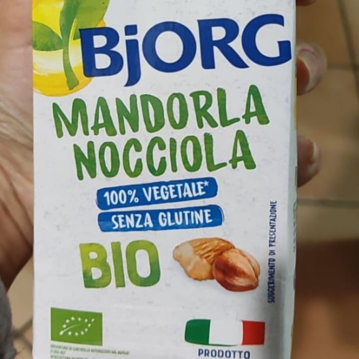 review photo of Bjorg Latte mandorla e nocciola shared by @ela9manu on 30 Jun 2022 - review
