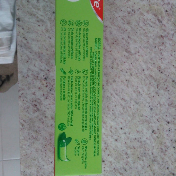 review photo of Colgate Zero Gel Transparente Hierbabuena shared by @carlaalec on 26 Nov 2022 - review