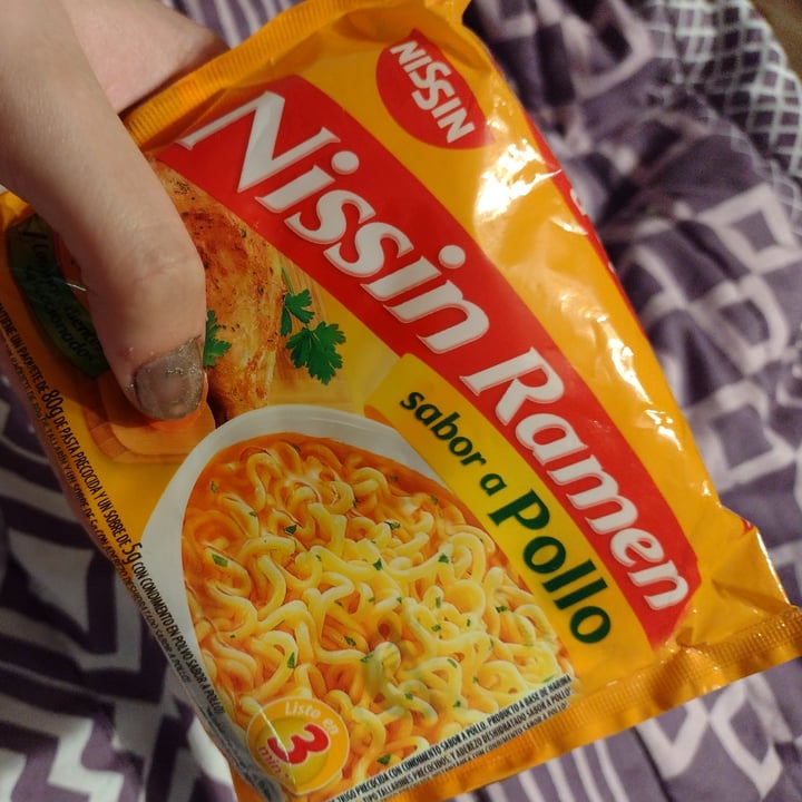 photo of Nissin Noodles sabor pollo shared by @jazluve on  29 Apr 2021 - review