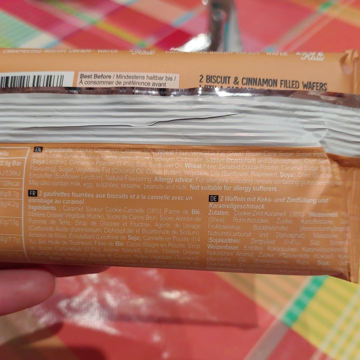 review photo of LoveRaw Caramelised Biscuit Cream Wafer Bar shared by @aryahummel on 02 Oct 2022 - review