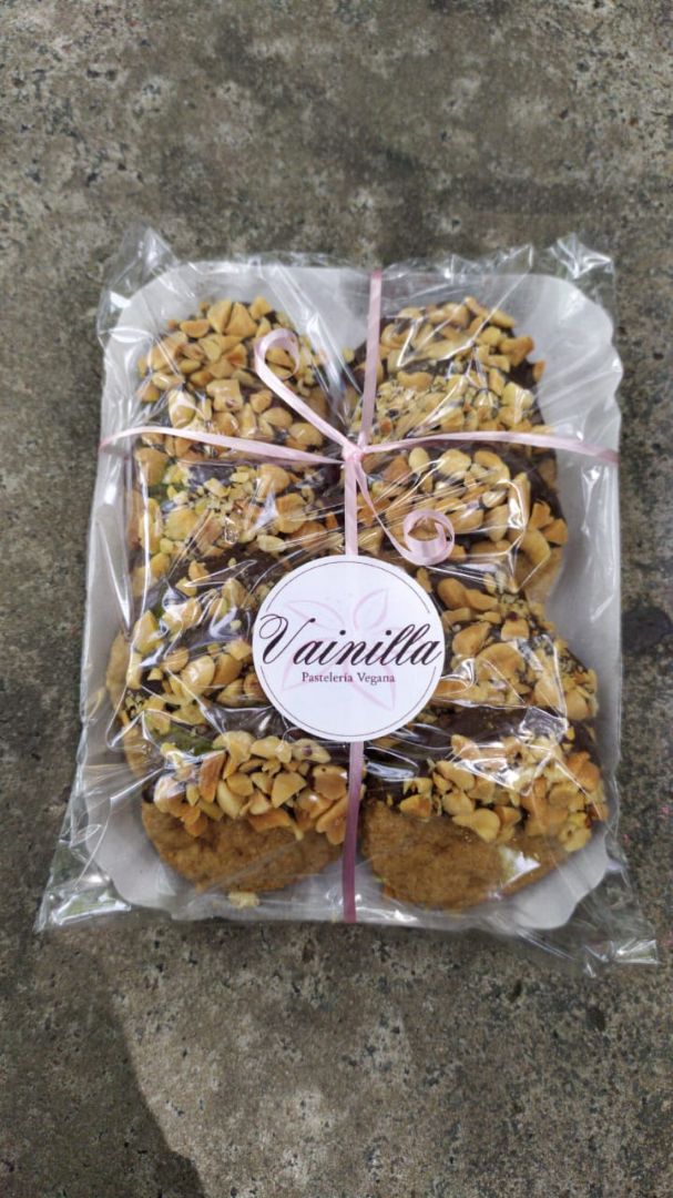 photo of Vainilla Pastelería Vegana Galletitas integrales de maní y chocolate shared by @ladynoe on  05 Feb 2020 - review