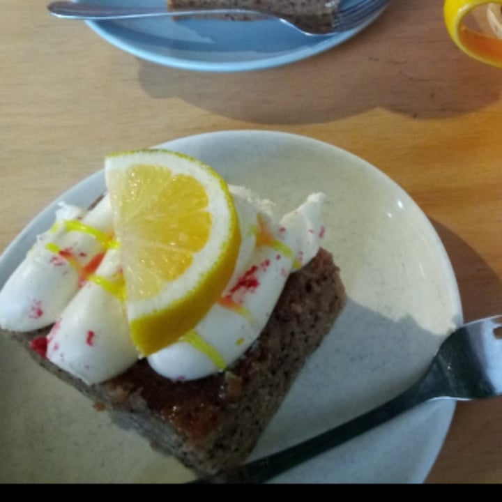 photo of The Happiness Cafe lemon cake shared by @lillybootz on  06 Oct 2022 - review