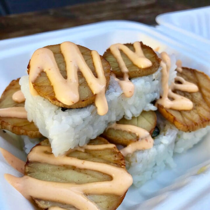 photo of SushiLove Don’t Be Shellfish shared by @pdxveg on  09 Sep 2019 - review