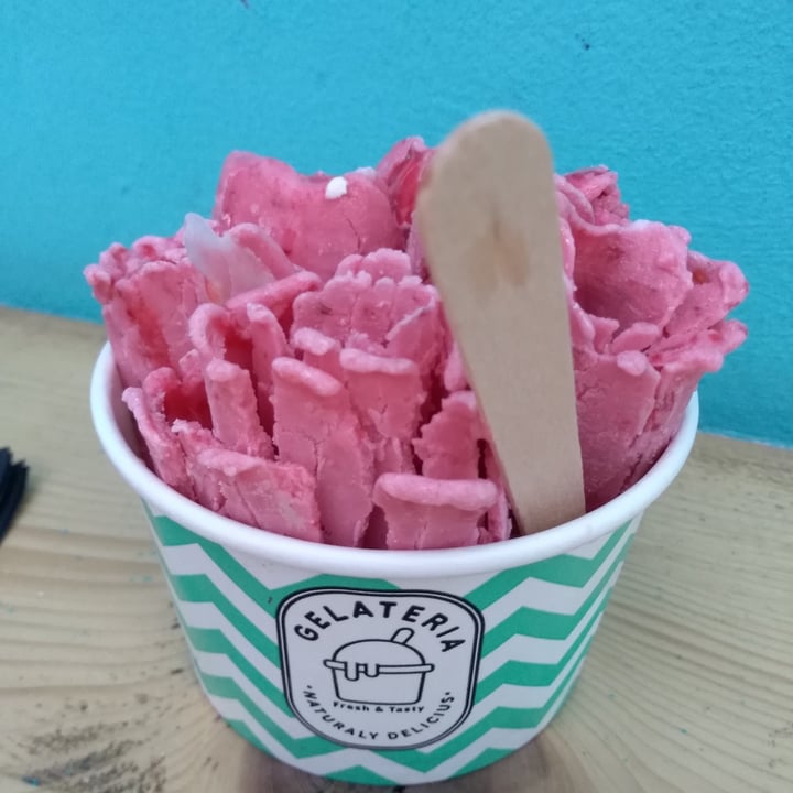photo of CHOP N ROLL Gelato al cocco Vegan e lamponi shared by @stefaniacb on  03 Aug 2022 - review