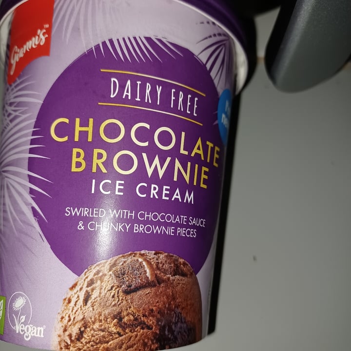 photo of Aldi foodie market Chocolate brownie ice cream shared by @tinkx on  04 Mar 2022 - review