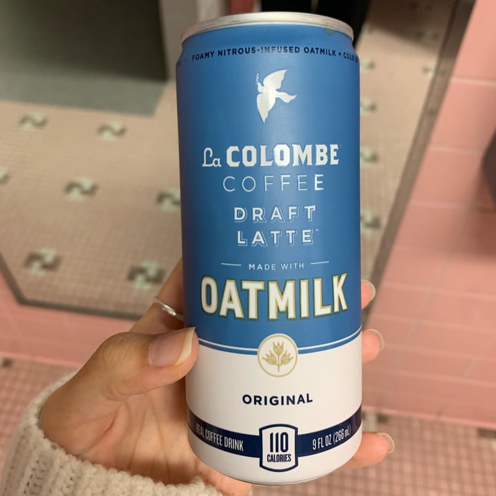 photo of La Colombe Coffee Roasters Draft Latte Made With Oatmilk shared by @crazymoni5 on  26 Oct 2022 - review