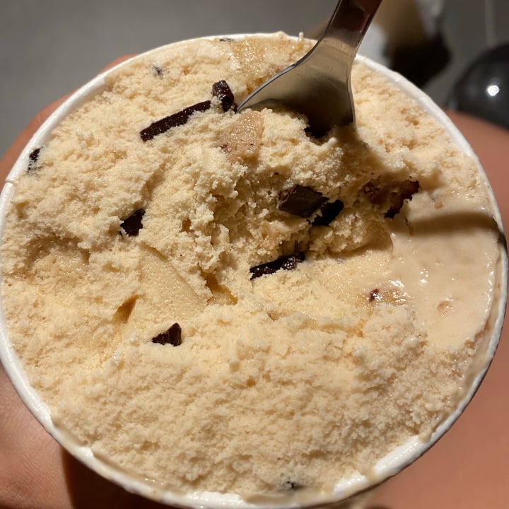 review photo of Ben & Jerry's Cookies On Cookie Dough Non-Dairy Ice Cream shared by @cassruiz on 17 Apr 2021 - review