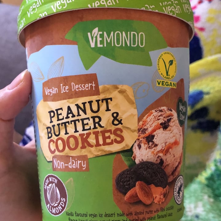 review photo of Vemondo Gelato Peanutbutter & Cookies shared by @sara1992 on 16 Sep 2022 - review