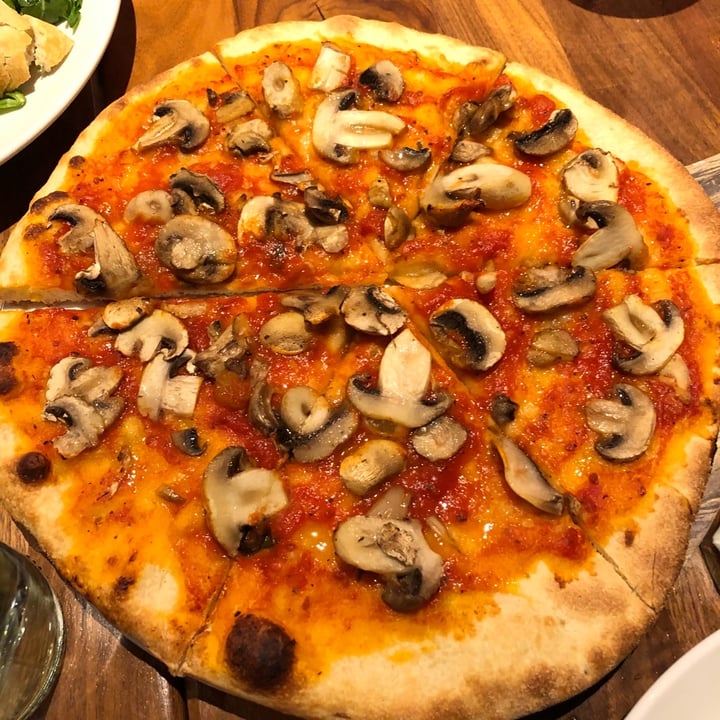 photo of Pacino's Funghi Pizza (ordered without cheese) shared by @rachelyoritomi on  09 Dec 2019 - review