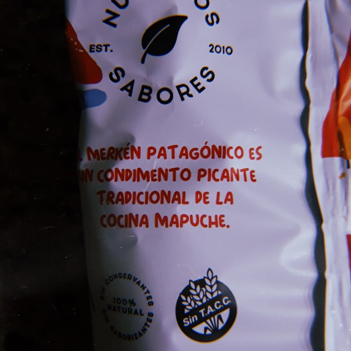 photo of Nuestros Sabores Chips de batata con merken patagónico shared by @nanicuadern on  19 Mar 2022 - review