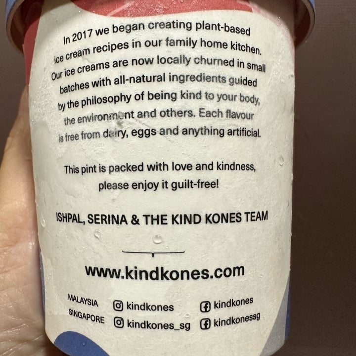 photo of Kind Kones Charcoal Vanilla shared by @piggy-egg on  29 Dec 2022 - review