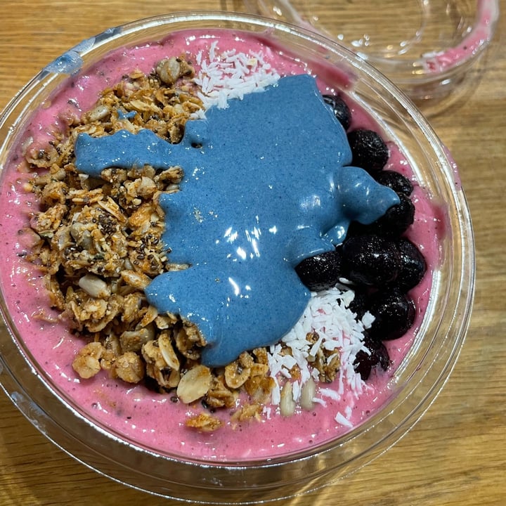 photo of Juice Press unicorn bowl shared by @vikrossi on  21 Oct 2022 - review