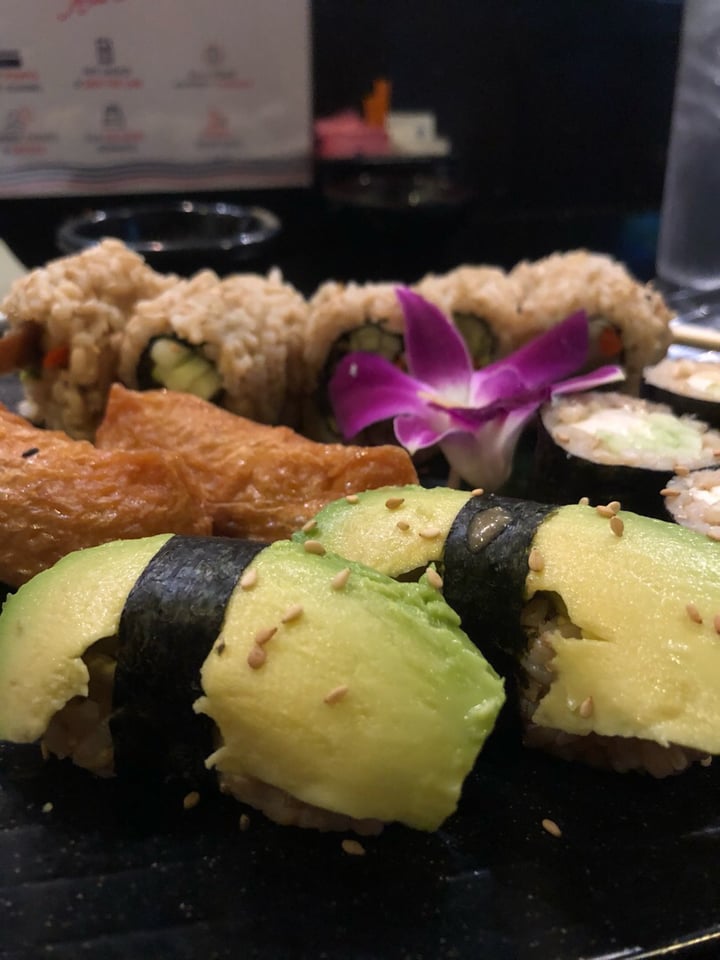 photo of Hooked On Sushi Vegan Sushi Platter shared by @ecogoddess on  18 Apr 2019 - review