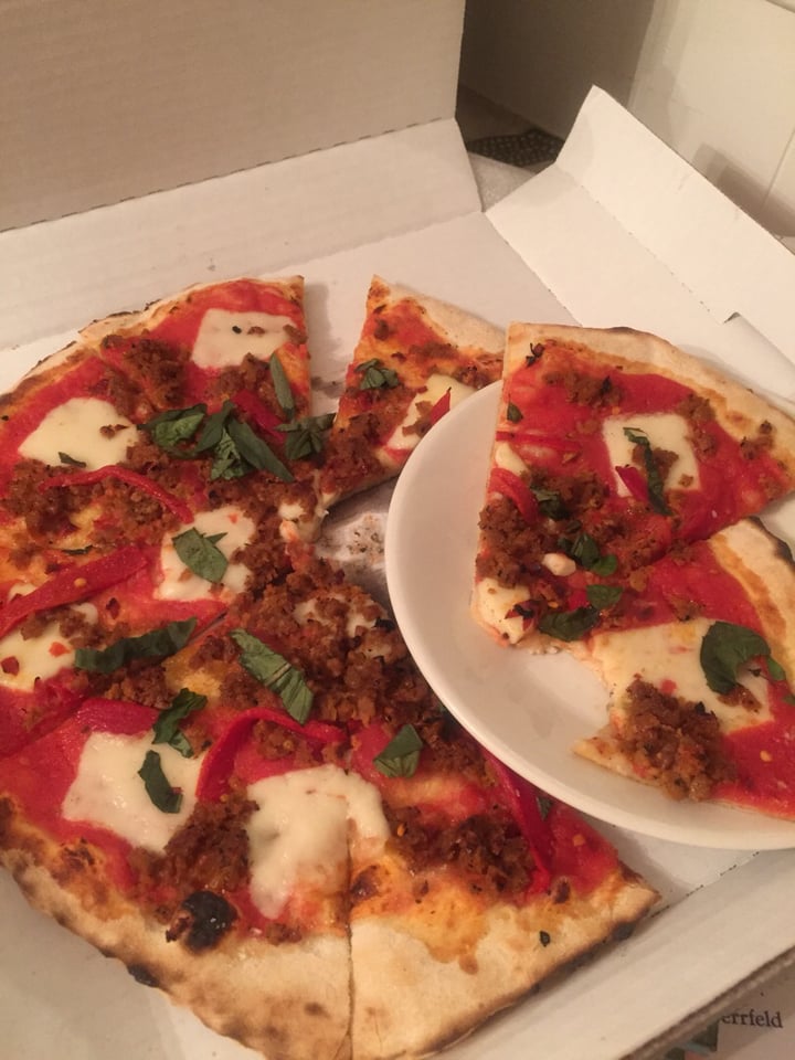 photo of Pizza Nea Vegan Salsicce Pizza shared by @klombard on  02 Sep 2018 - review