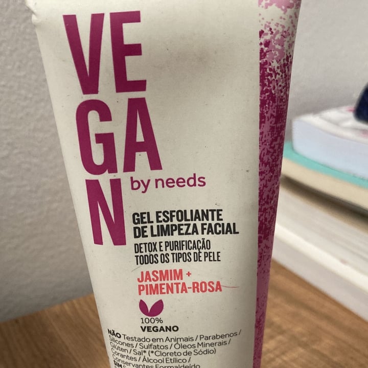 photo of Vegan by Needs Gel esfoliante de limpeza facial shared by @talitanut on  19 Apr 2022 - review