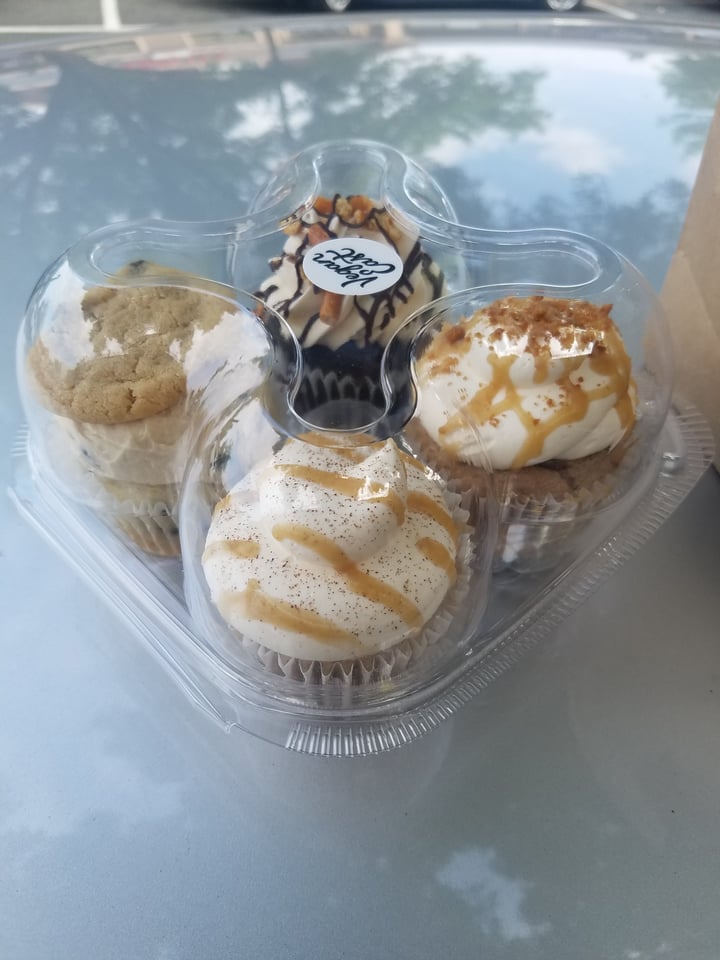 photo of Vegan East Fall Spice Cupcake shared by @joegoetzke on  14 Sep 2018 - review