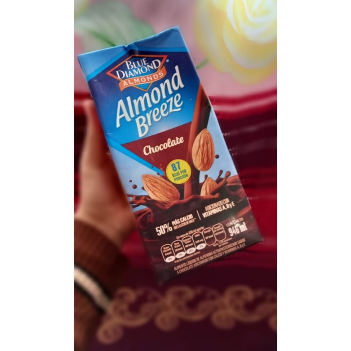photo of Blue Diamond Unsweetened Chocolate Almond Milk shared by @lolve on  24 Feb 2021 - review