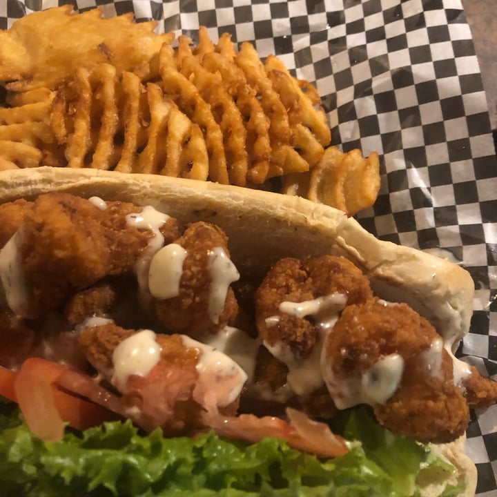 review photo of Marshall Street Bar and Grill Buffalo Cauliflower Sandwich shared by @kenms on 04 Jan 2022 - review