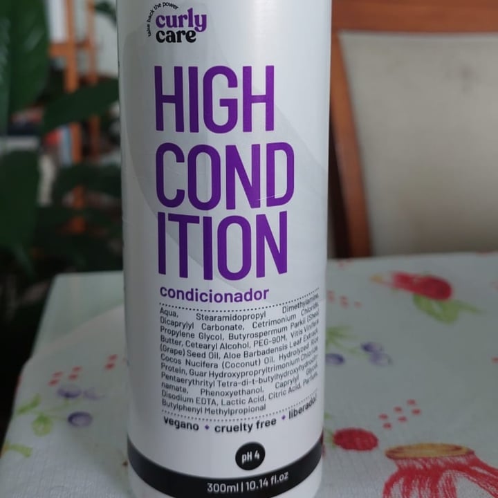 photo of Curly care Condicionador shared by @evenilton on  09 May 2022 - review