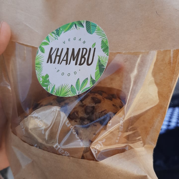 photo of Khambú Muffin vegano con chips de chocolate shared by @grinsoka on  07 Oct 2020 - review