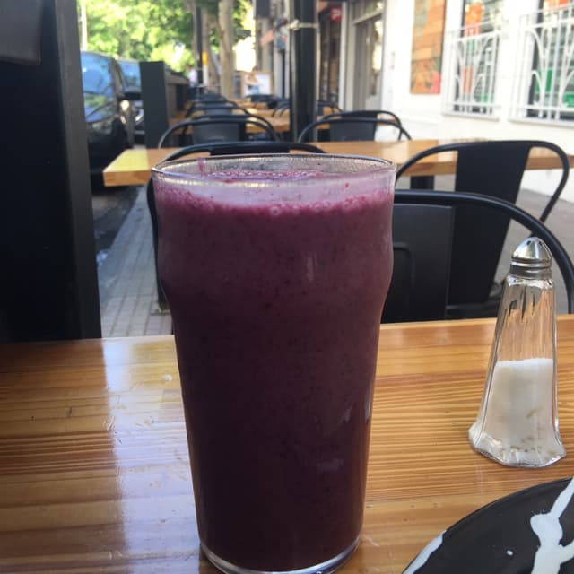 Photo of the dish “Batido de arándanos y banana”