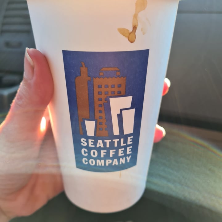 photo of Seattle Coffee Company Cuppaccino with Oat Mylk shared by @veronicagroen on  16 Jul 2022 - review