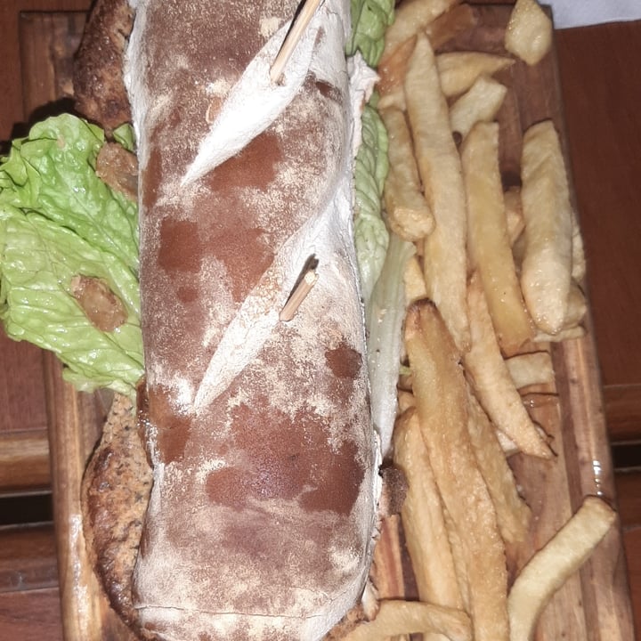 photo of Beer Bros Sándwich De Mila De Seitán Con Papas shared by @moritaveggie on  08 Jul 2021 - review