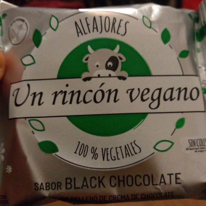 review photo of Un Rincón Vegano Alfajor Black Chocolate shared by @marielalfonso on 28 Sep 2020 - review